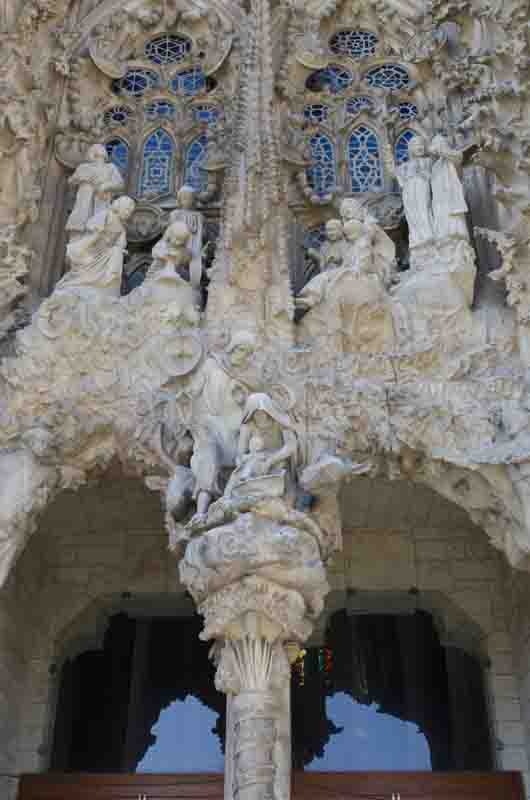 Barcelona - Gaudí - Basílica de la Sagrada Familia - fachada del Renacimiento 4